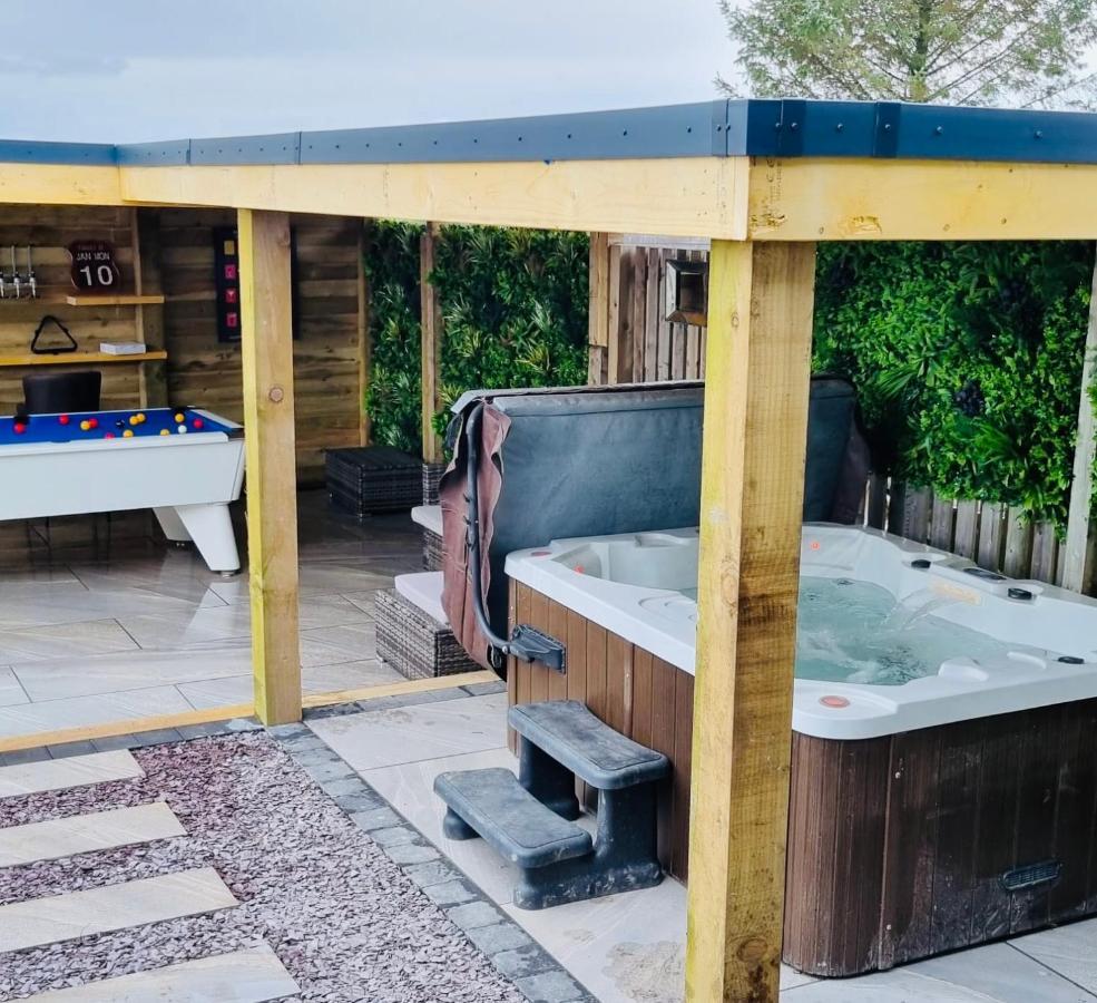 Hazells Farm Sleeps 2 Undercover Hottub And Pool Table Galston (East Ayrshire)