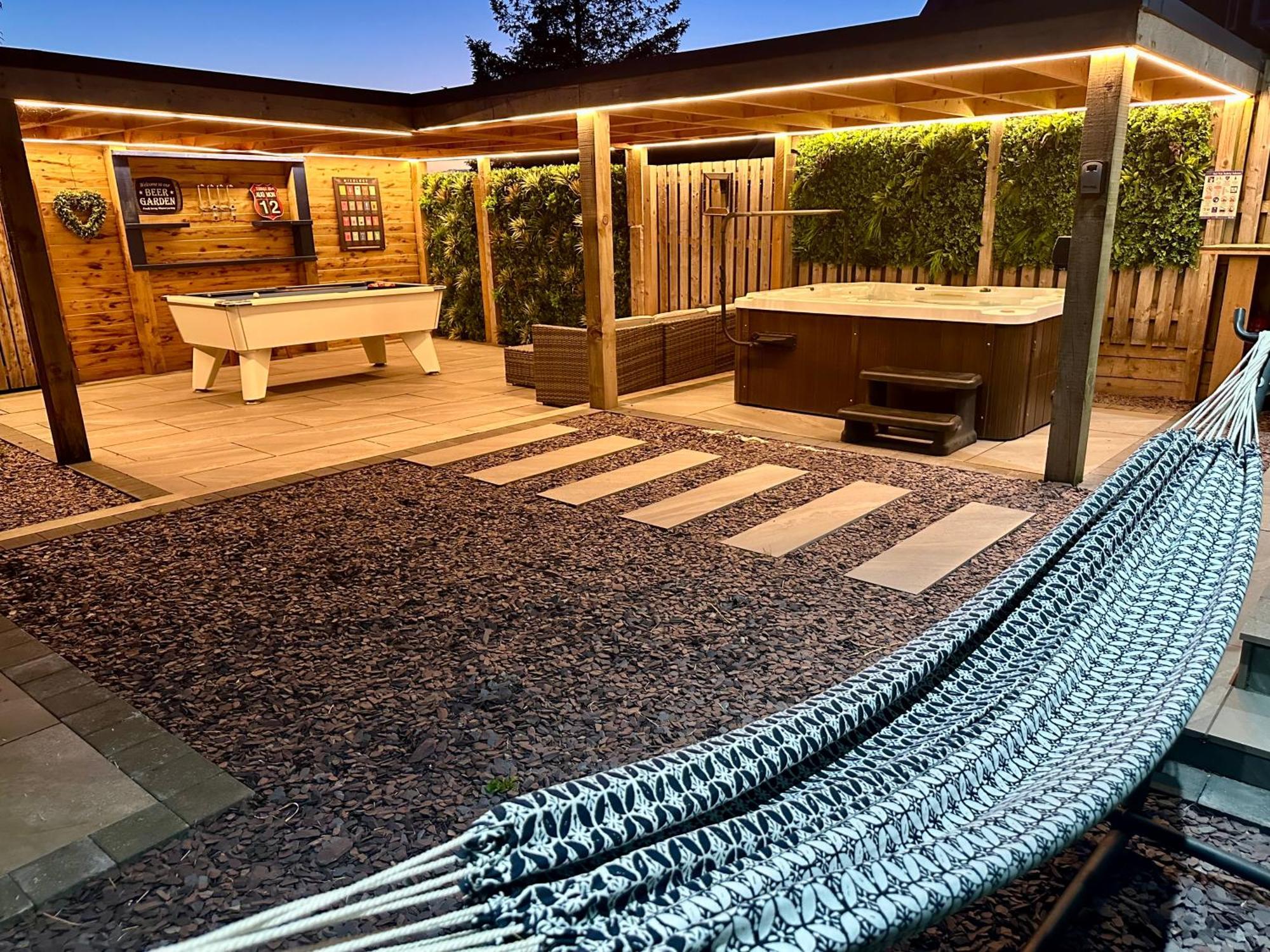 Chalet Hazells Farm Sleeps 2 Undercover Hottub And Pool Table *