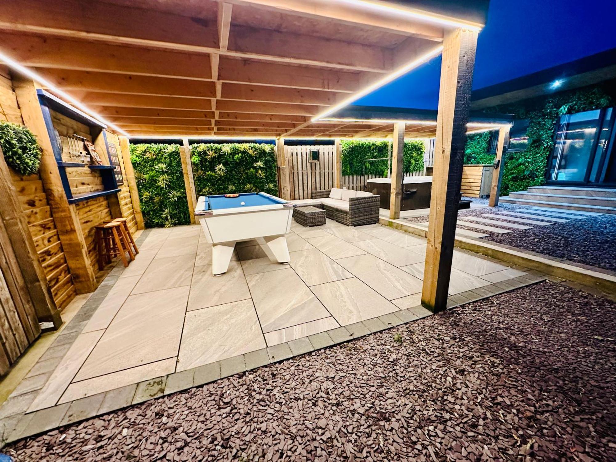 Hazells Farm Sleeps 2 Undercover Hottub And Pool Table Chalet *